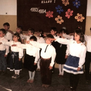 157. Uroczyste momenty pasowania na uczniów klasy I. Rok szkolny 1993/94.