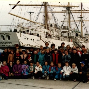 148. Uczniowie klas IV-VII podczas wycieczki szkolnej do Gdańska i Gdyni. (24.10.1992 r.)